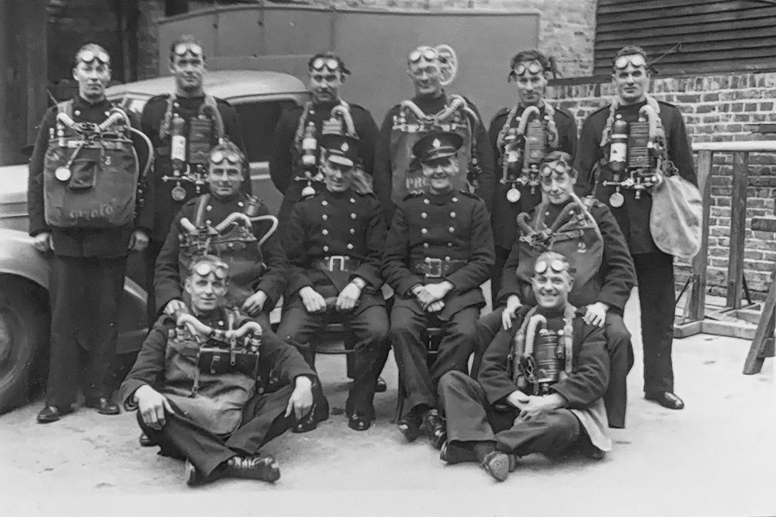 Firefighters from Herne Bay Auxiliary Fire Service breathing apparatus training course April 1943